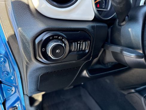 Used 2021 Jeep Wrangler Sport image 14