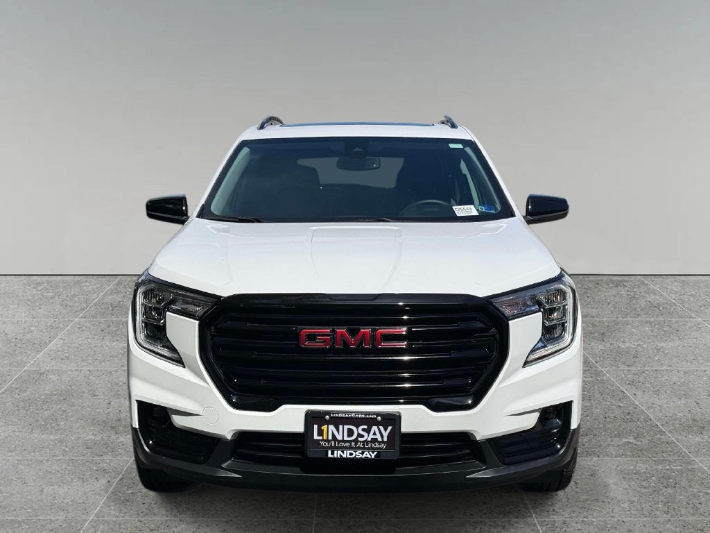 Used 2024 GMC Terrain SLT w/ Elevation Edition AWD/4WD image 8