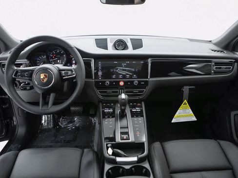 Certified 2026 Porsche Macan AWD/4WD image 13
