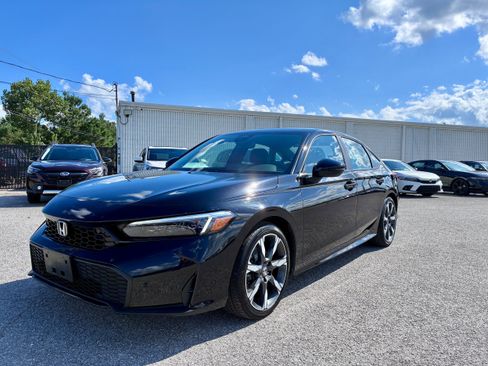 Used 2025 Honda Civic Sport Touring image 3