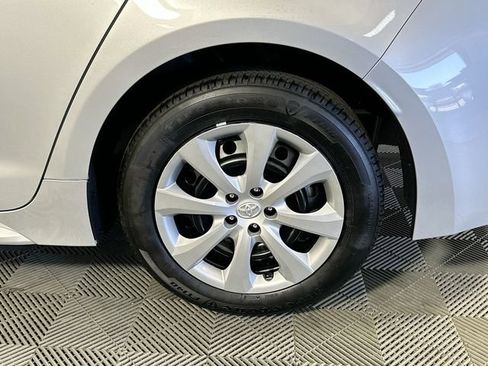 Certified 2025 Toyota Corolla LE image 29
