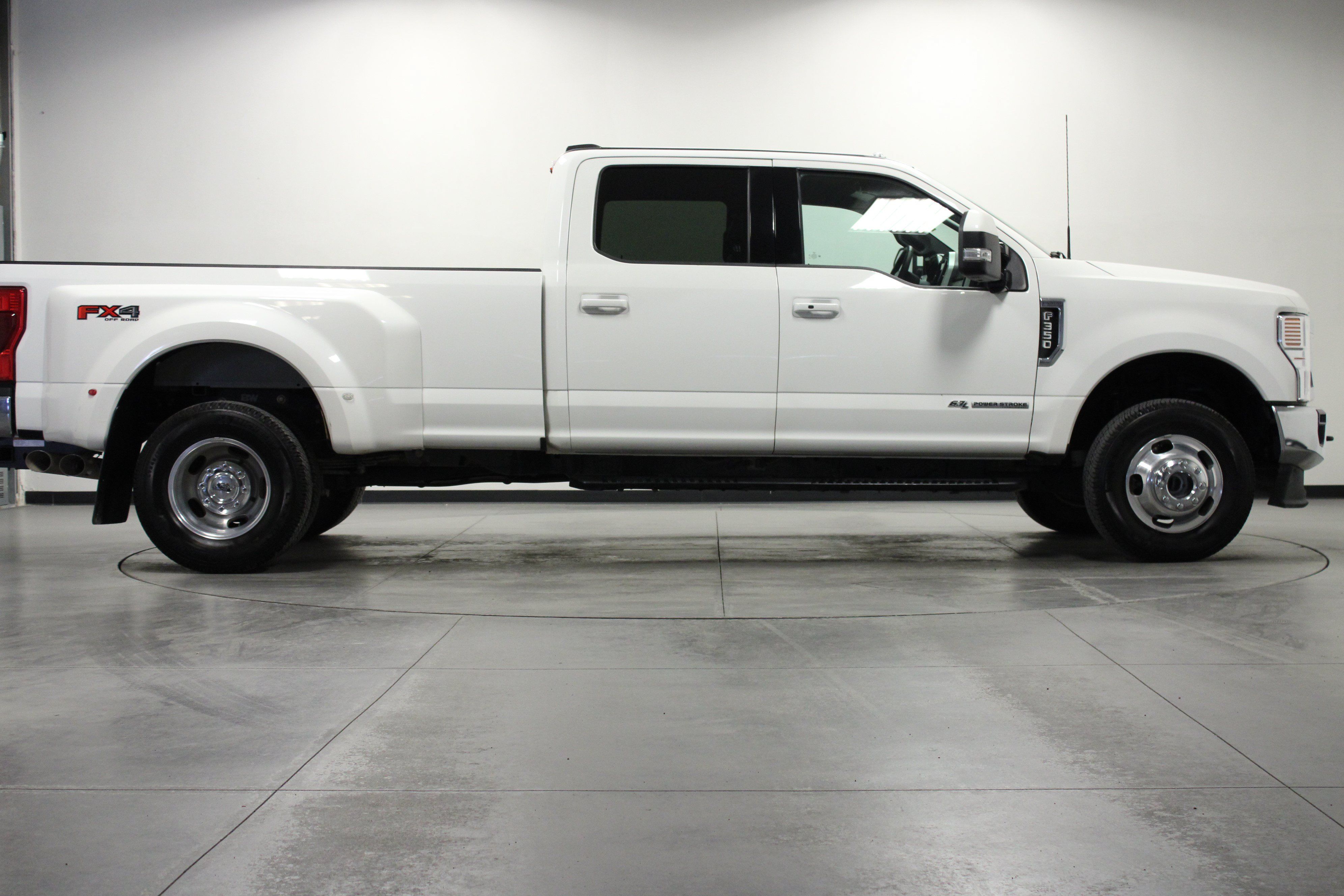 Used 2022 Ford F350 Lariat w/ Lariat Ultimate Package AWD/4WD image 3