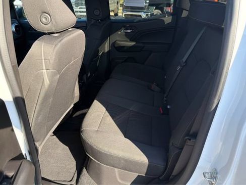 Used 2024 Chevrolet Colorado LT w/ LT Convenience Package AWD/4WD image 10