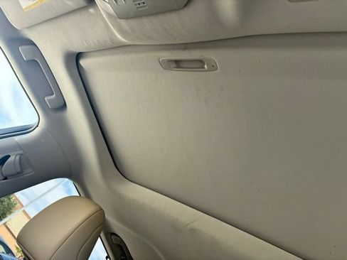 Used 2022 Toyota Highlander XLE FWD image 14