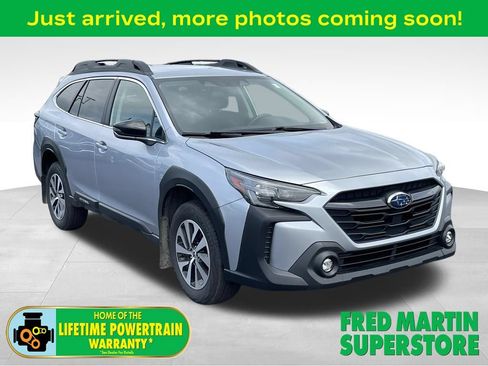 Used 2025 Subaru Outback Premium AWD/4WD image 1