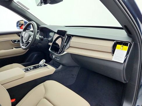 New 2026 Volvo XC90 B6 Plus w/ Protection Package Premier image 17