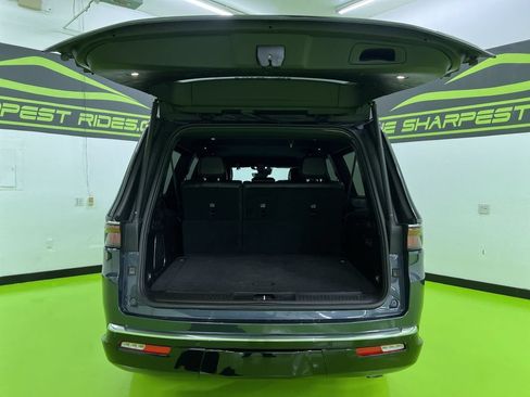 Used 2024 Jeep Wagoneer L Series II w/ Flexible Seating Group AWD/4WD image 9