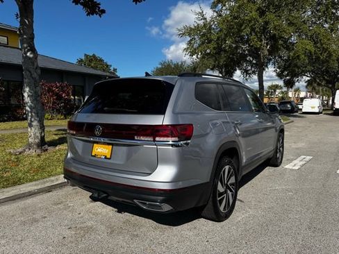 Used 2024 Volkswagen Atlas SE FWD image 5