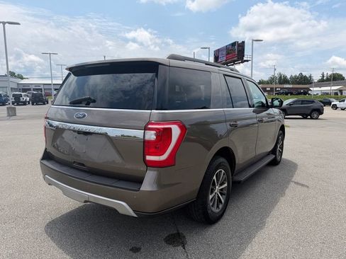 Used 2018 Ford Expedition XLT AWD/4WD image 7