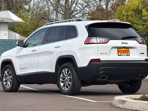 Used 2019 Jeep Cherokee Latitude Plus w/ Comfort/Convenience Group image 6