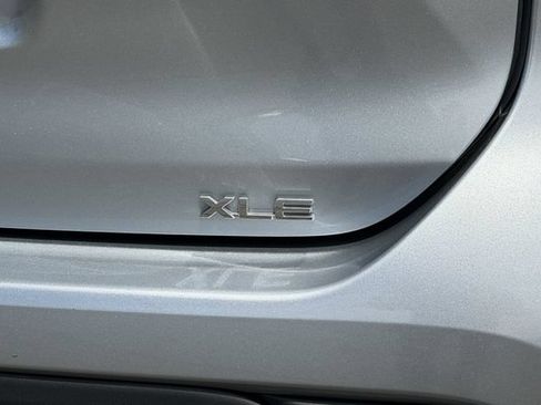 Used 2023 Toyota Highlander XLE FWD image 44