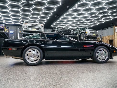 Used 1994 Chevrolet Corvette Coupe image 5