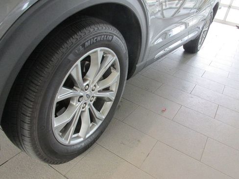 Used 2024 Ford Explorer XLT w/ Equipment Group 202A image 13