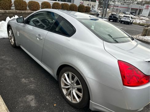 Used 2011 INFINITI G37 Journey w/ Premium Pkg image 5