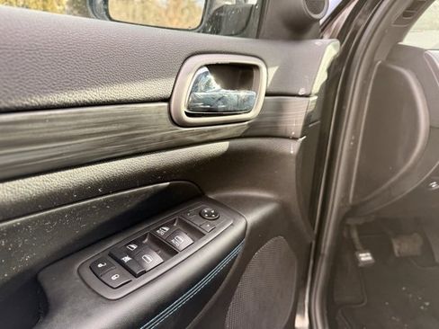 Used 2020 Jeep Grand Cherokee Laredo image 19