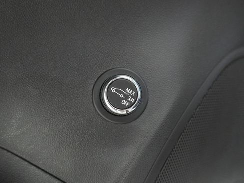Used 2022 Buick Envision Essence w/ Sport Touring Package FWD image 23