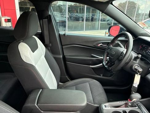 Used 2025 Chevrolet Trax RS w/ Driver Confidence Package FWD image 10