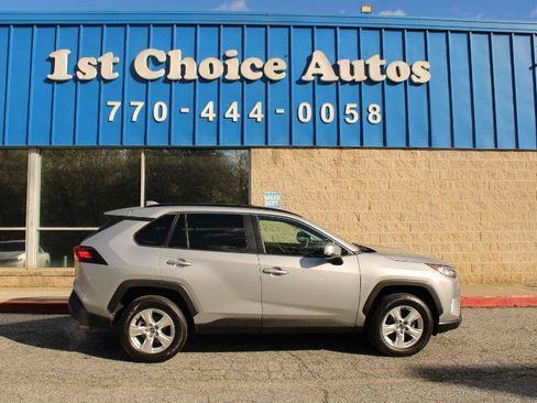 Used 2020 Toyota RAV4 XLE FWD image 8
