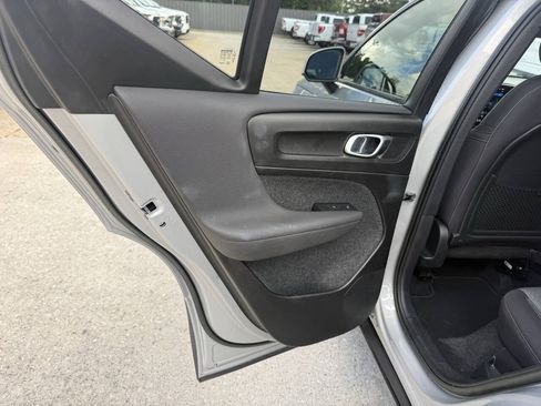 Used 2023 Volvo XC40 B5 Core AWD/4WD image 14