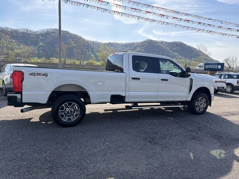 Used 2025 Ford F250 XLT image 3
