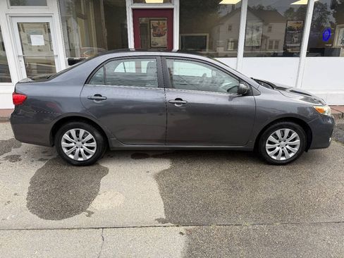 Used 2013 Toyota Corolla LE FWD image 6