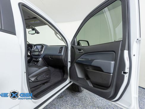 Used 2020 Chevrolet Colorado Z71 AWD/4WD image 37