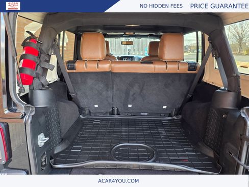 Used 2017 Jeep Wrangler Unlimited Sahara w/ Dual Top Group AWD/4WD image 23