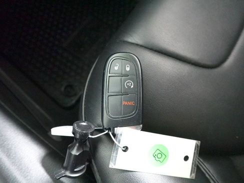 Used 2019 Jeep Cherokee Latitude Plus w/ Cold Weather Group image 32