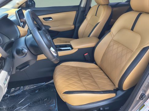 Used 2025 Nissan Sentra SV w/ SV Premium Package FWD image 20