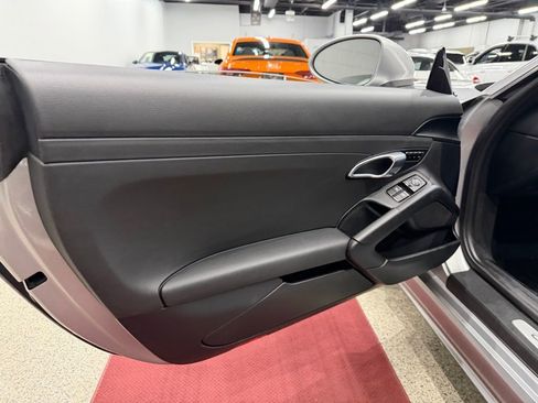 Used 2019 Porsche 718 Cayman RWD image 23