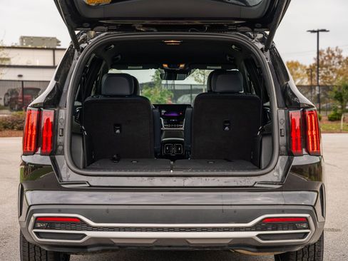 Used 2023 Kia Sorento SX Prestige image 16