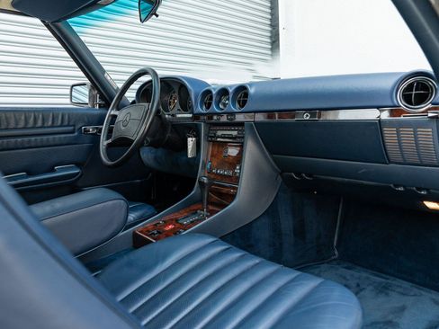 Used 1987 Mercedes-Benz 560 SL image 10