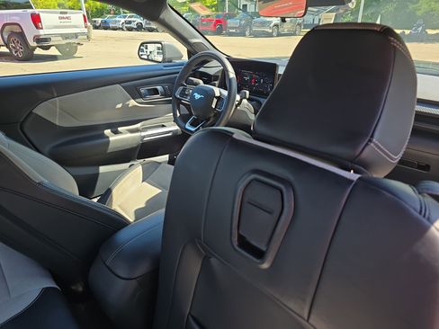 Used 2024 Ford Mustang Coupe RWD image 12
