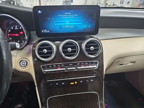 Used 2021 Mercedes-Benz GLC 300 image 20