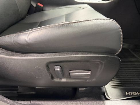 Used 2018 Toyota Highlander Limited Platinum w/ Protection Package #3 image 23