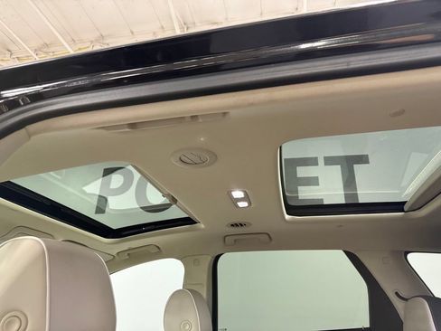 Used 2023 Buick Enclave Avenir FWD image 14