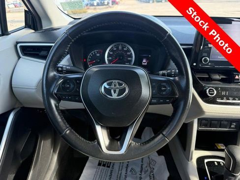 Used 2022 Toyota Corolla Cross LE image 14
