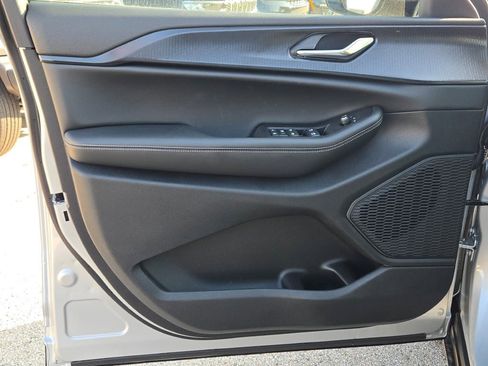 New 2025 Jeep Grand Cherokee Altitude image 22