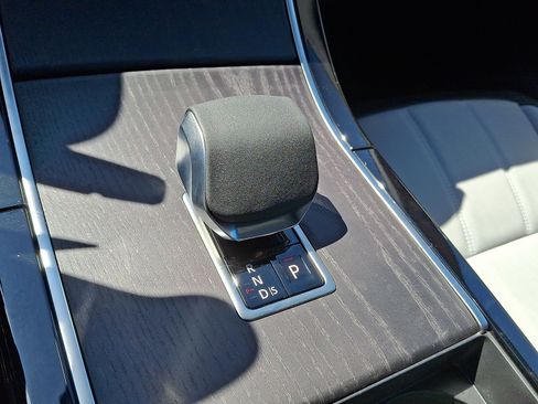 Certified 2026 Land Rover Range Rover Evoque Dynamic SE image 10