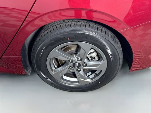 Used 2021 Kia K5 LX image 36