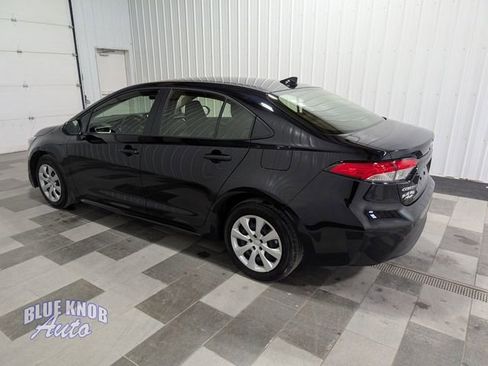 Used 2025 Toyota Corolla LE image 2