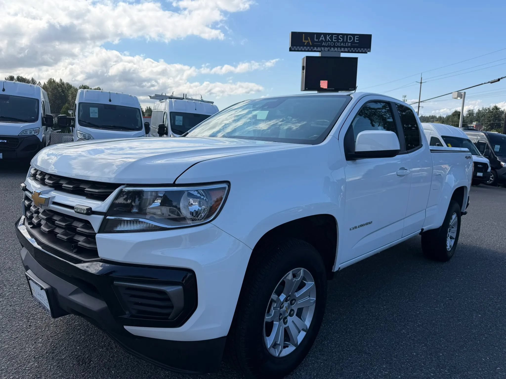 Used 2022 Chevrolet Colorado LT w/ Fleet Safety Package AWD/4WD image 11