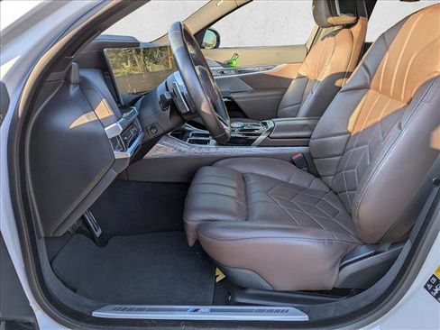 Used 2023 BMW 760i xDrive image 16