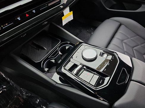 Used 2024 BMW 530i w/ Convenience Package image 26