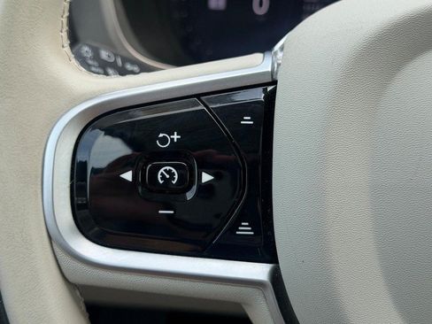 Certified 2026 Volvo XC60 B5 Ultra AWD/4WD image 17
