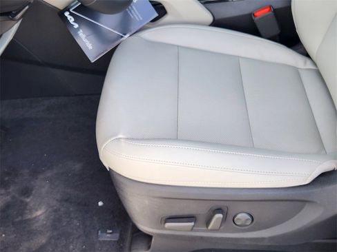 New 2025 Kia Telluride S image 8