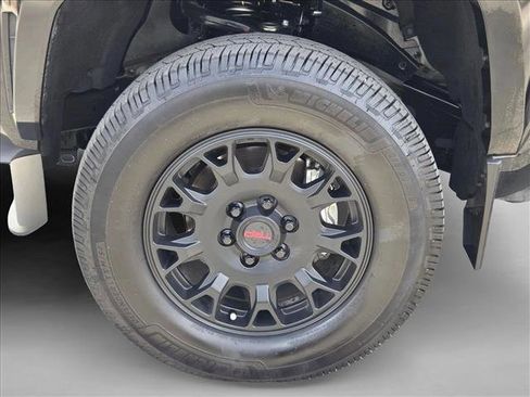 Used 2025 Toyota Tacoma Limited AWD/4WD image 23