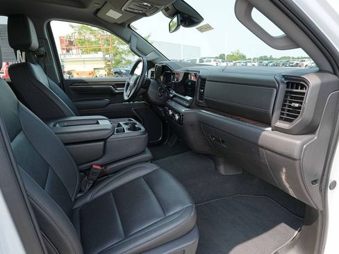 Used 2025 GMC Sierra 1500 SLT AWD/4WD image 24