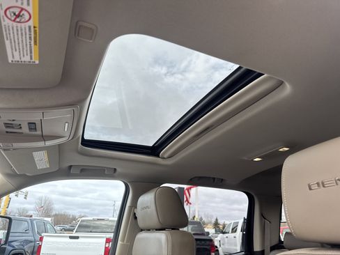 Used 2015 GMC Sierra 2500 Denali w/ Driver Alert Package image 19