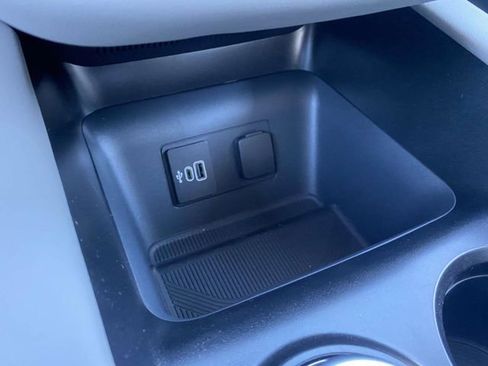 New 2026 Ford Explorer Active w/ Active Comfort Package image 18